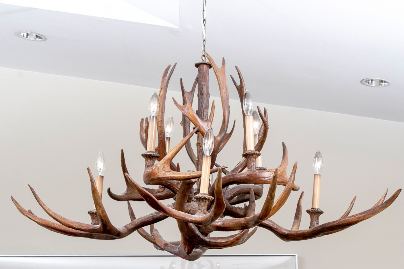 ELEGANT EIGHT LIGHT FAUX ANTLER CHANDELIER